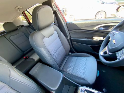 New 2025 Chevrolet Trax LT w/ Driver Confidence Package image 29