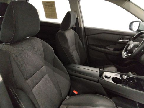 Used 2024 Nissan Rogue SV image 38