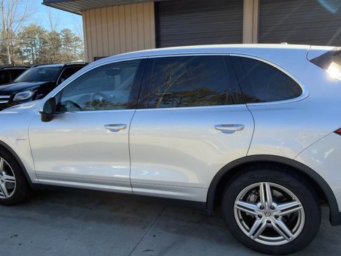 Used 2011 Porsche Cayenne S image 13