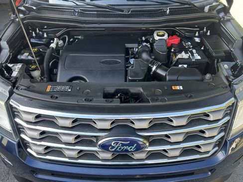 Used 2016 Ford Explorer XLT w/ Equipment Group 202A AWD/4WD image 25