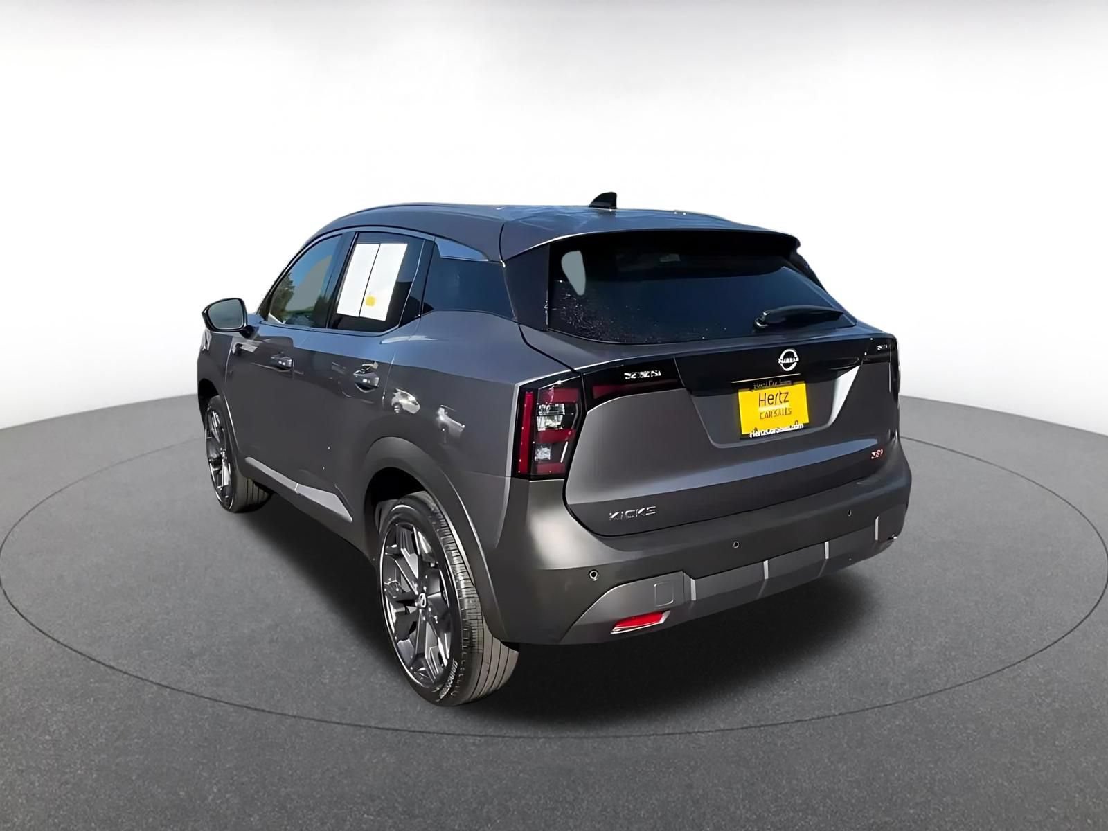 Used 2026 Nissan Kicks SR FWD image 10