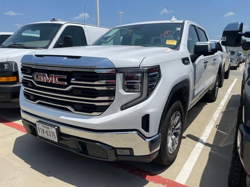 Used 2025 GMC Sierra 1500 SLT RWD image 1