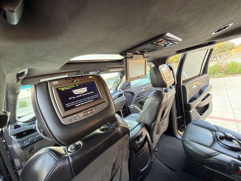 Used 2016 Cadillac Escalade ESV Platinum AWD/4WD image 19