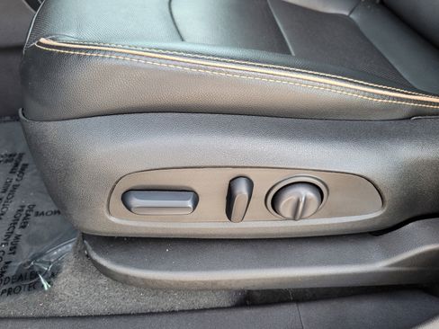 Used 2024 GMC Terrain AT4 w/ Infotainment Package II image 11