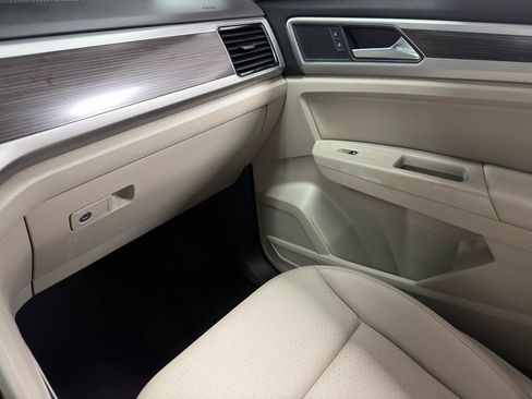 Used 2019 Volkswagen Atlas SEL R-Line AWD/4WD image 25
