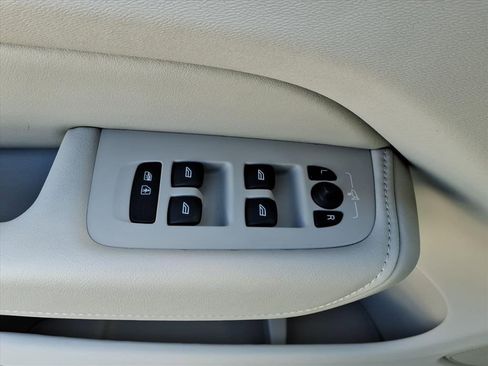 New 2026 Volvo XC60 B5 Ultra w/ Protection Package Premier image 12