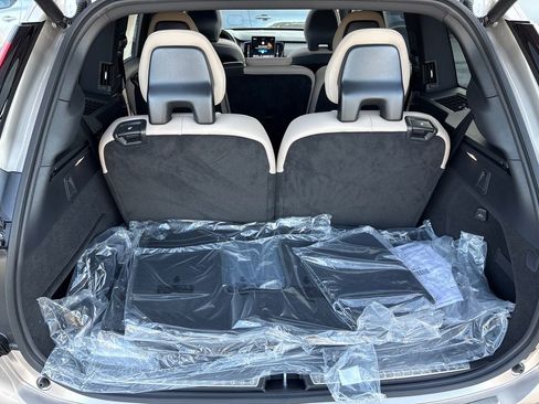 New 2026 Volvo XC90 T8 Plus w/ Protection Package Premier image 20