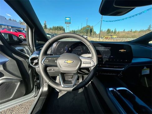 New 2026 Chevrolet Equinox EV LT image 10