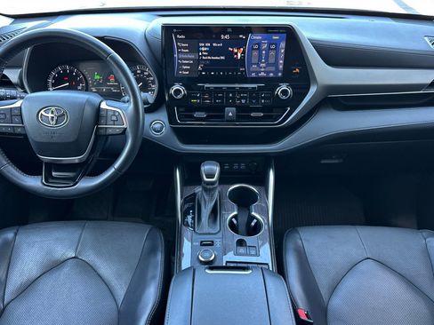 Used 2022 Toyota Highlander Limited AWD/4WD image 13