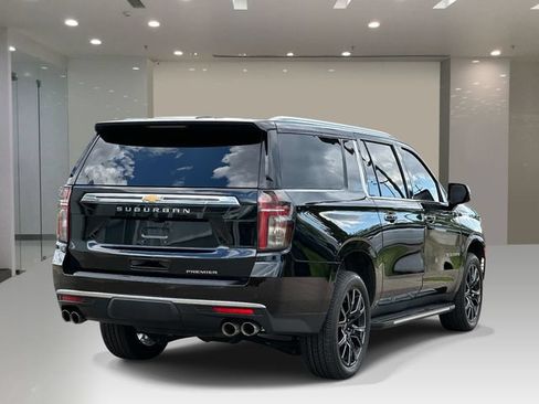 Used 2024 Chevrolet Suburban Premier w/ Premium Package AWD/4WD image 4