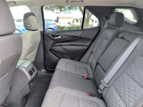 Used 2021 Chevrolet Equinox LT image 32