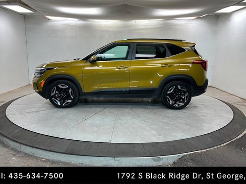 Used 2024 Kia Seltos SX w/ SX Sunroof Package image 2