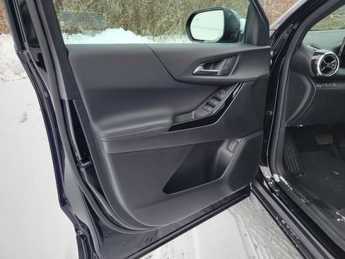 Used 2025 Chevrolet Equinox LT w/ Convenience Package II image 6