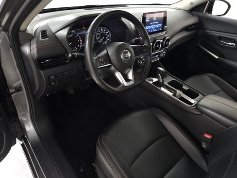Used 2022 Nissan Sentra SR w/ SR Premium Package FWD image 15