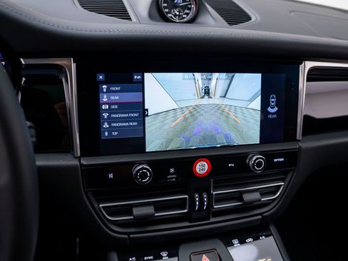 Certified 2026 Porsche Macan AWD/4WD image 27