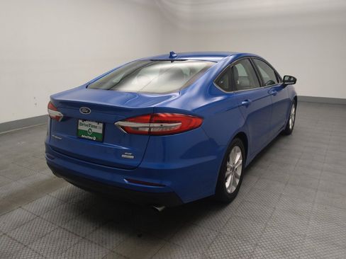 Used 2019 Ford Fusion SE FWD image 9