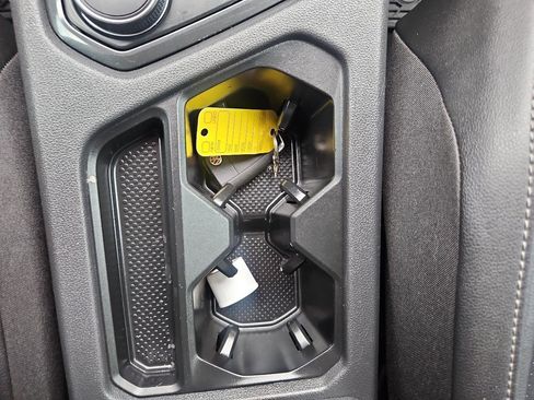 Used 2018 Volkswagen Tiguan SE w/ 3rd Row Seat Package image 34