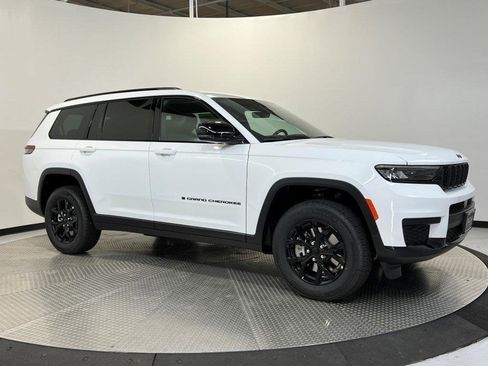 New 2025 Jeep Grand Cherokee L Altitude image 1