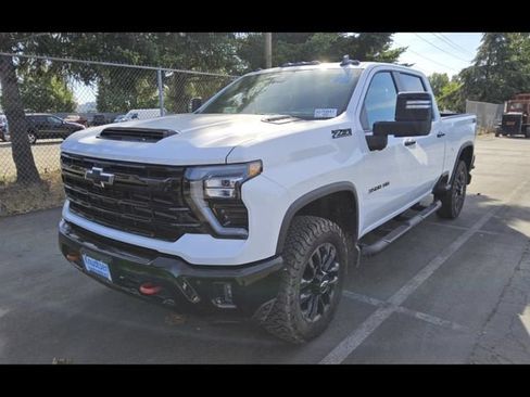 Used 2026 Chevrolet Silverado 3500 LT w/ Trail Boss Package AWD/4WD image 3