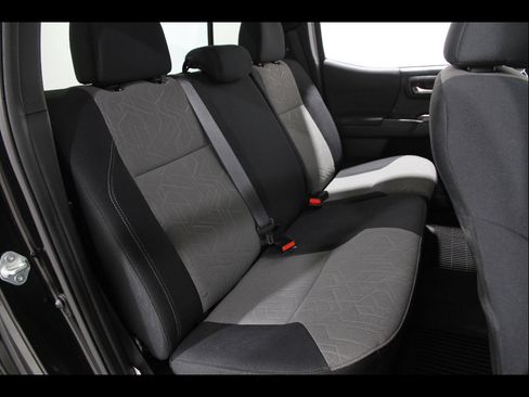 Used 2023 Toyota Tacoma TRD Off-Road AWD/4WD image 15