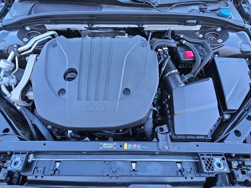 Used 2024 Volvo S60 B5 Core image 31