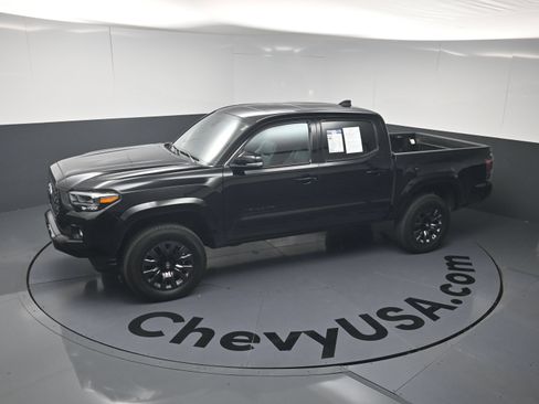 Used 2023 Toyota Tacoma Limited w/ Nightshade Package AWD/4WD image 30