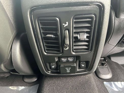 Used 2019 Dodge Durango GT image 17