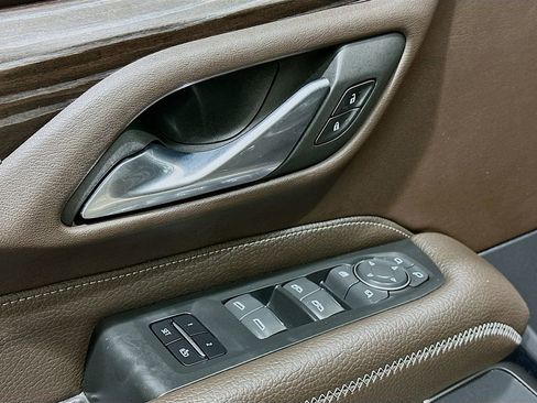 Used 2021 GMC Yukon Denali w/ LPO, Illumination Package RWD image 18