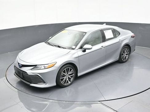 Used 2024 Toyota Camry XLE FWD image 65