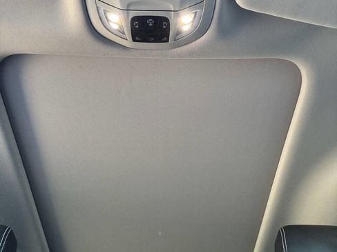 Used 2022 Chrysler Pacifica Limited image 14