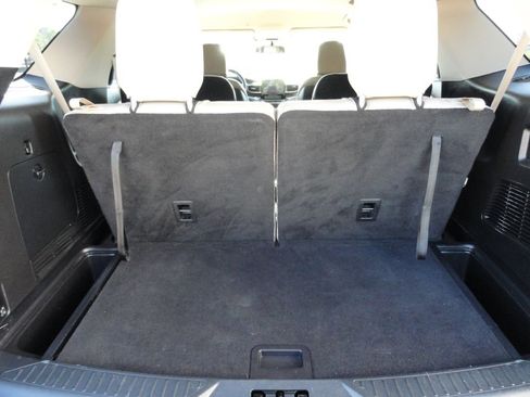 Used 2020 Ford Explorer XLT w/ Equipment Group 202A image 15