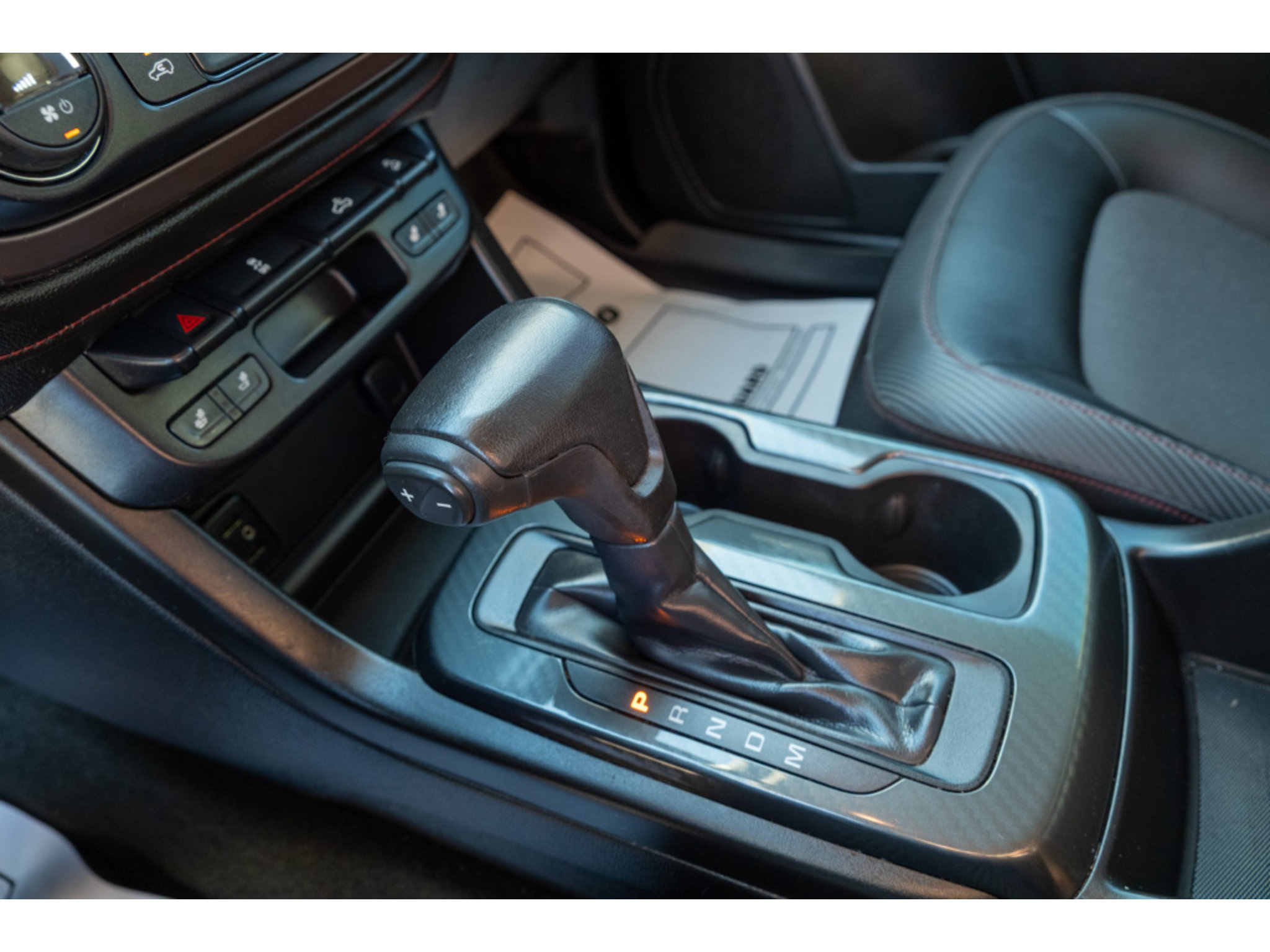Used 2015 GMC Canyon SLE w/ All-Terrain Package RWD image 25