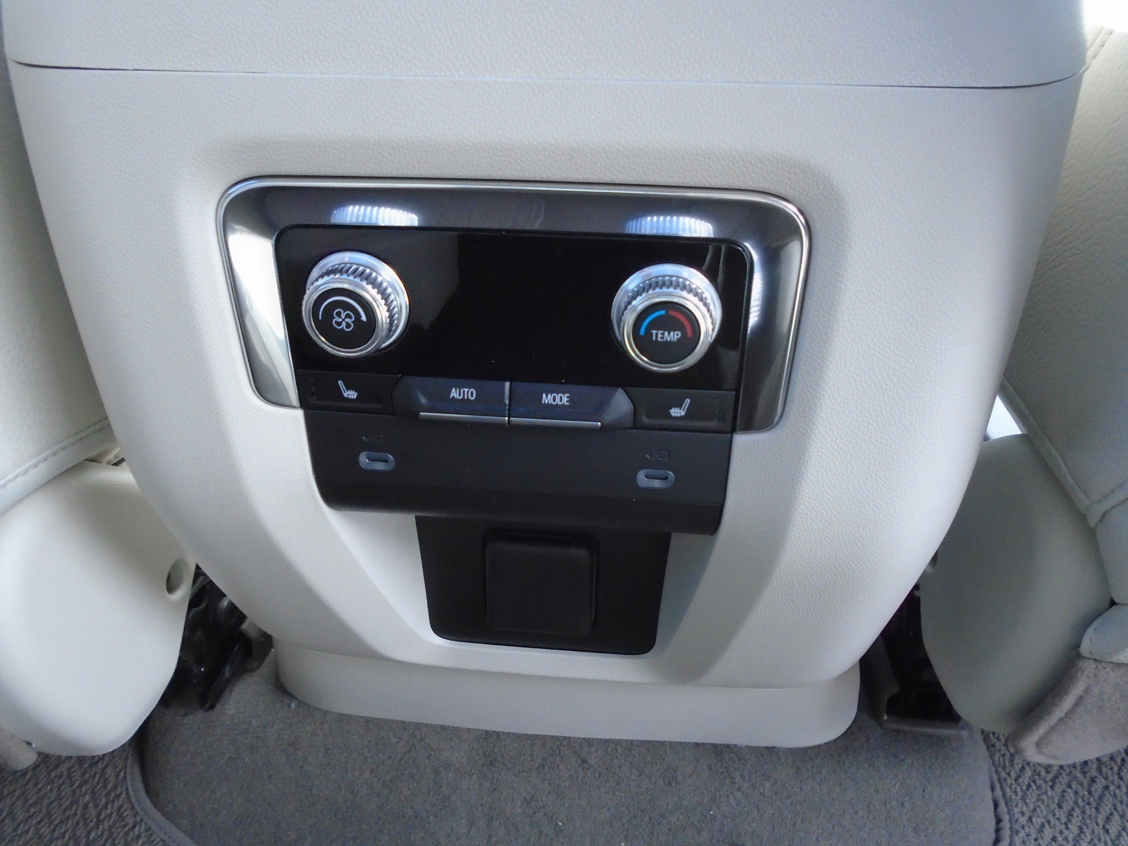 Used 2023 GMC Yukon Denali AWD/4WD image 35