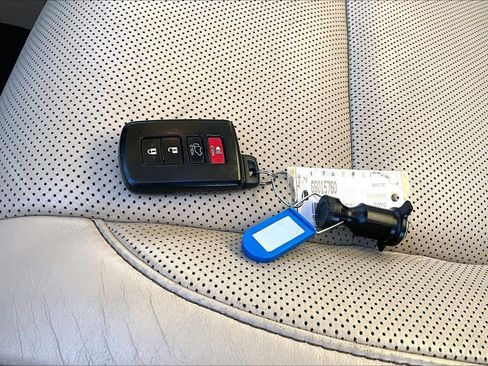 Used 2016 Toyota Highlander Limited image 15