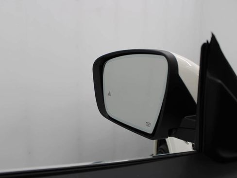 Used 2022 Maserati Levante GT image 11