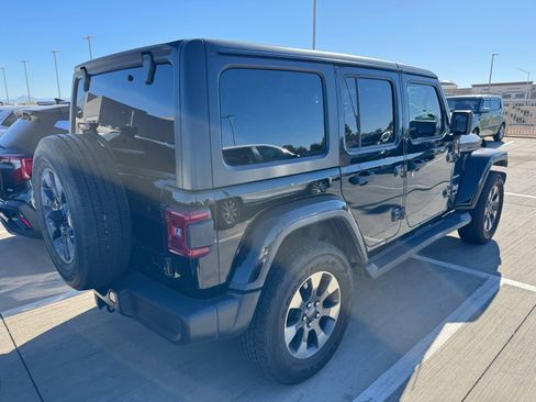 Used 2018 Jeep Wrangler Unlimited Sahara image 4