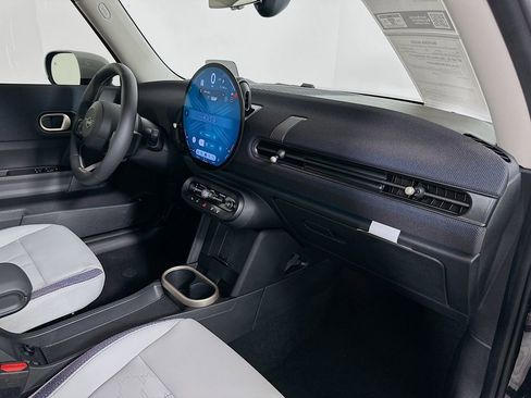 Certified 2025 MINI Cooper S image 29