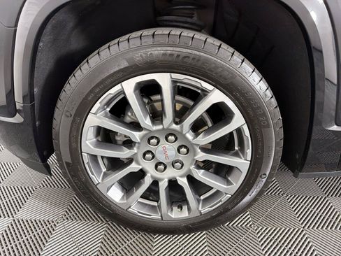 Used 2023 GMC Acadia Denali w/ Denali Ultimate Package FWD image 9