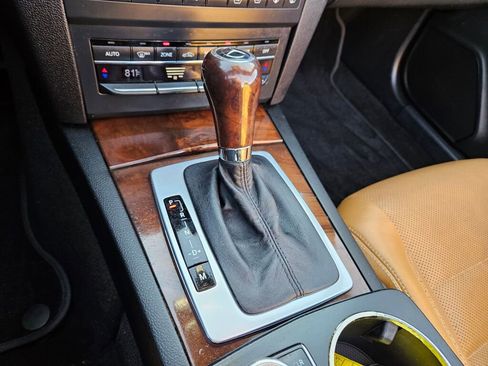 Used 2011 Mercedes-Benz E 550 Cabriolet image 22