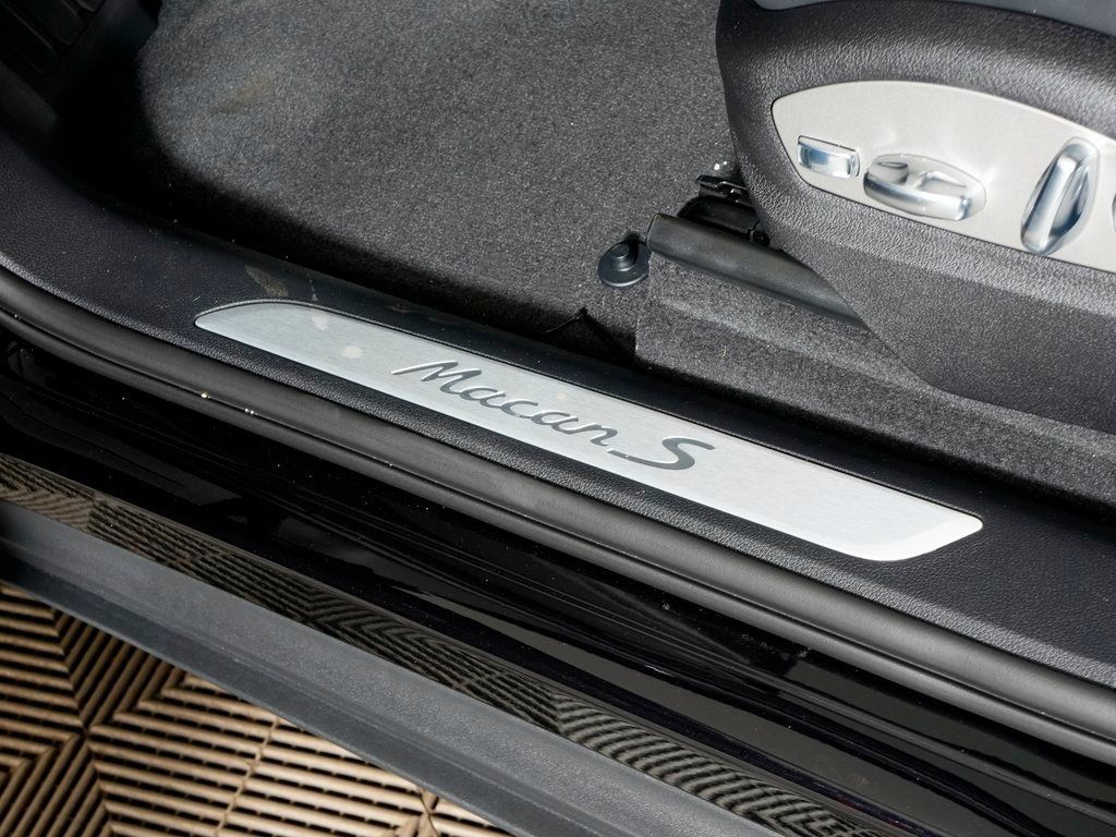 Certified 2026 Porsche Macan S AWD/4WD image 17