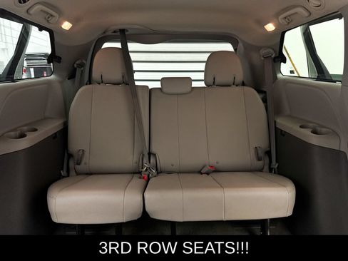Used 2015 Toyota Sienna XLE FWD image 9