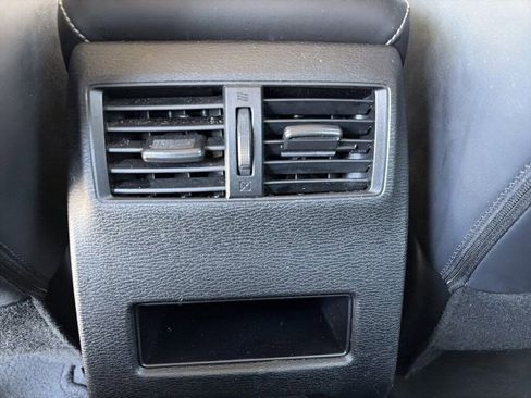 Used 2024 Mitsubishi Outlander SE image 29