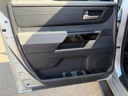 Used 2024 Toyota Tundra Limited image 15