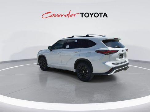 Certified 2026 Toyota Highlander XSE AWD/4WD image 6