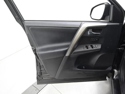 Used 2013 Toyota RAV4 Limited AWD/4WD image 32