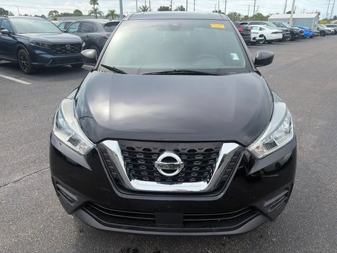 Used 2020 Nissan Kicks S FWD image 2