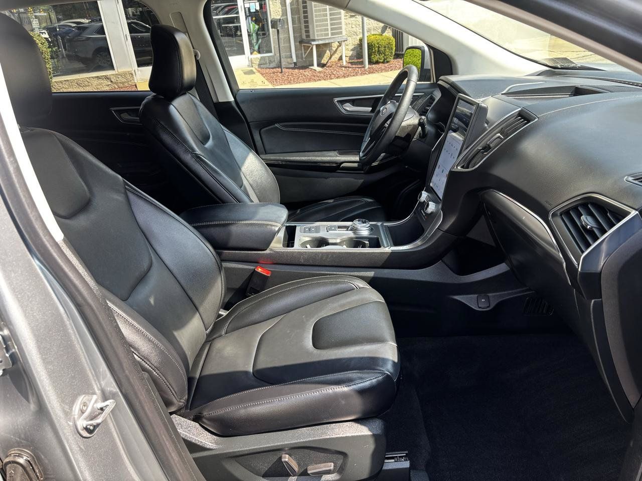 Used 2022 Ford Edge Titanium AWD/4WD image 24