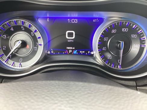 Used 2019 Chrysler 300 Touring w/ Sport Appearance Package image 15