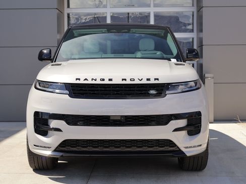 New 2026 Land Rover Range Rover Sport Dynamic SE AWD/4WD image 2