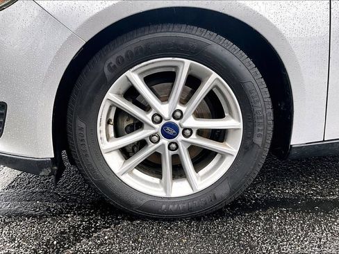 Used 2016 Ford Focus SE image 4